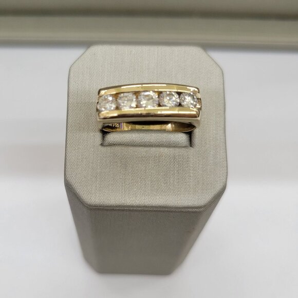 Gentlemen 5 Round Cut Diamond in Band Setting Ring - 14kt Yellow Gold, Size 9